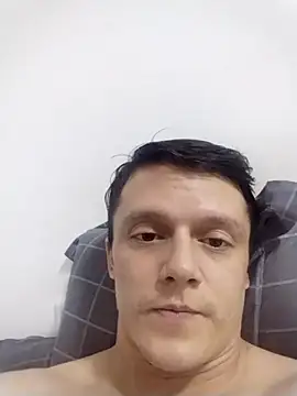 RAFAELQUINTEROSCAVALHEI live sex cam