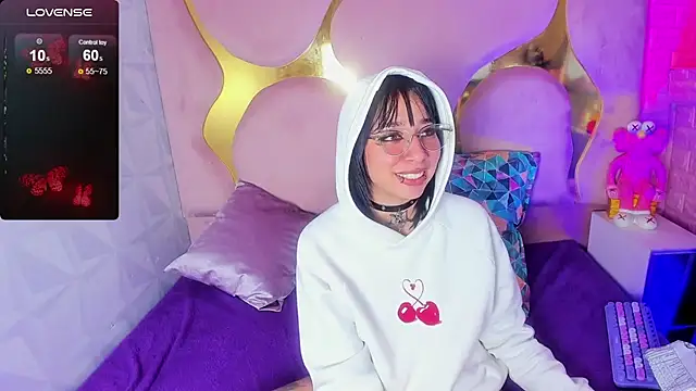 NaniiSisy live sex cam