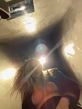 VineraSweet's cam snapshot