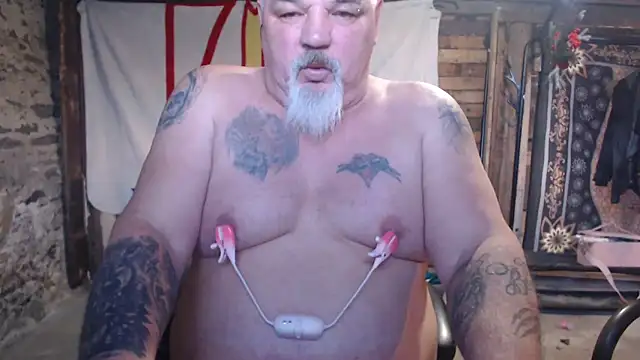 Newfiesausage1972 live sex cam