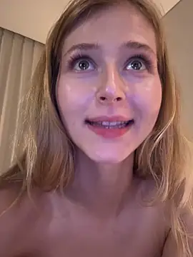 LunaRase's cam snapshot