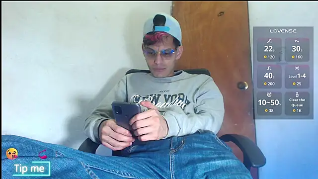 GrayHornyX live sex cam