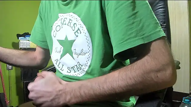 BigCumShoot's cam snapshot