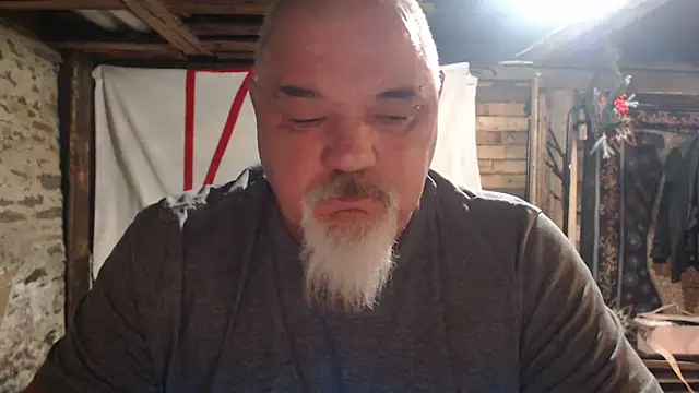 Newfiesausage1972's cam snapshot