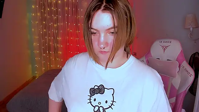 lovelyy_julia's cam snapshot