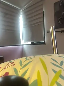 PrettyHamaica's cam snapshot