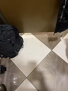 CrazzyChicks live sex cam