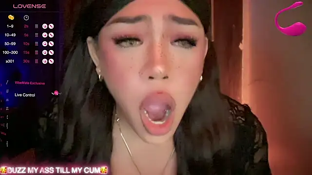 madam_agnes1's cam snapshot