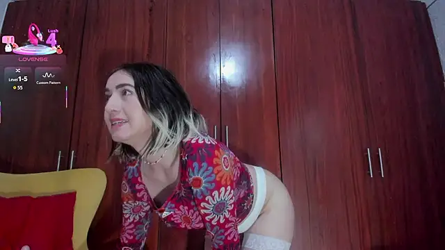 carly_grasso's cam snapshot