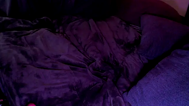 SpunsieLove live sex cam