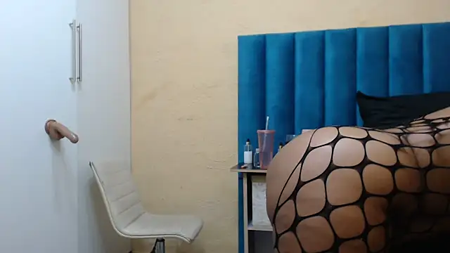 SweetestBooty's cam snapshot