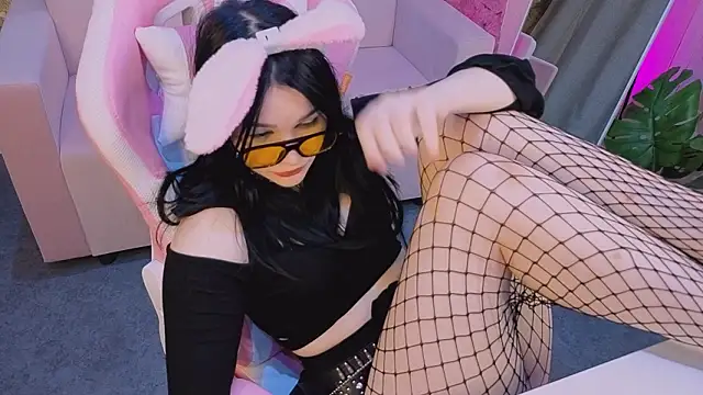 JadeCharm's cam snapshot