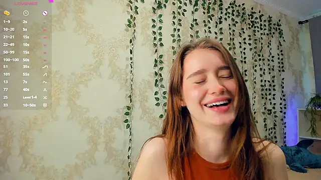 lovelyalivia's cam snapshot