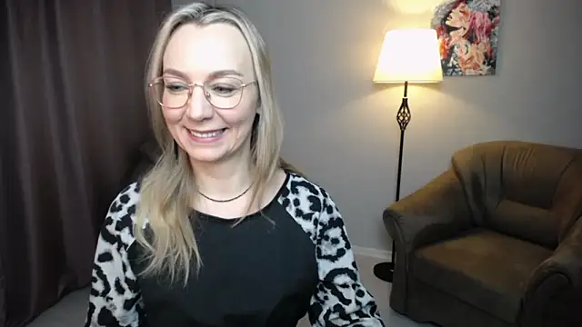 Ava_Elior's cam snapshot