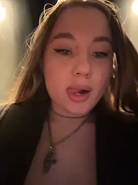 VineraSweet's cam snapshot