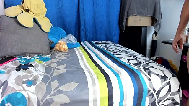 BlowMommy_'s cam snapshot