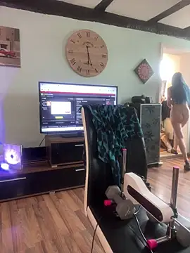 BlueVelvetBat's cam snapshot