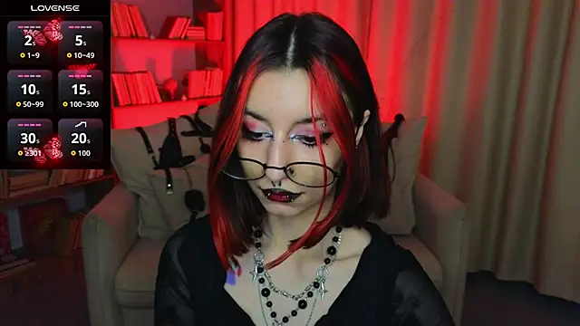 Mistress__Marcelline's cam snapshot