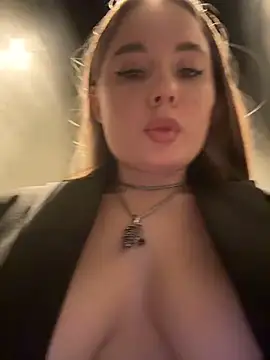 VineraSweet's cam snapshot