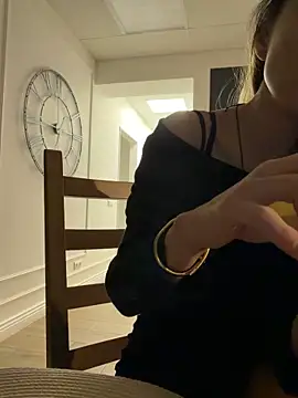 MarilynNova's cam snapshot