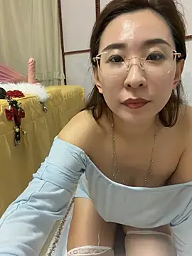 Jingjingxiang-520 live sex cam