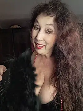 GypsyEsmeralda's cam snapshot