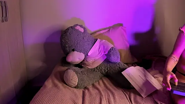 ViolettM's cam snapshot