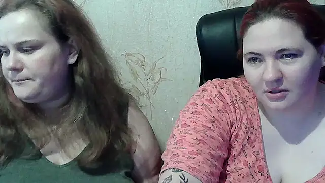 HollyXXXEva's cam snapshot