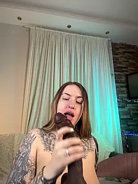 Tattitude_'s cam snapshot