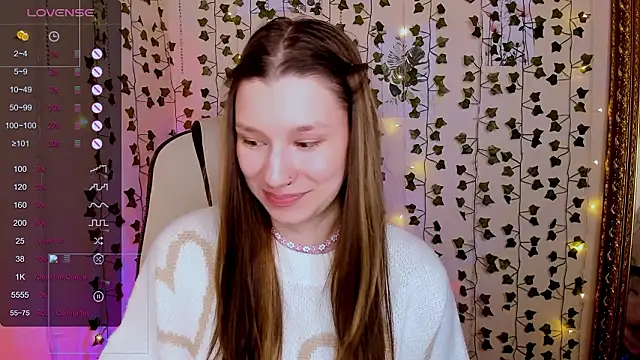 LinaBlossom_'s cam snapshot