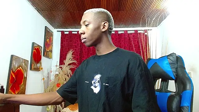 Miilo18 live sex cam