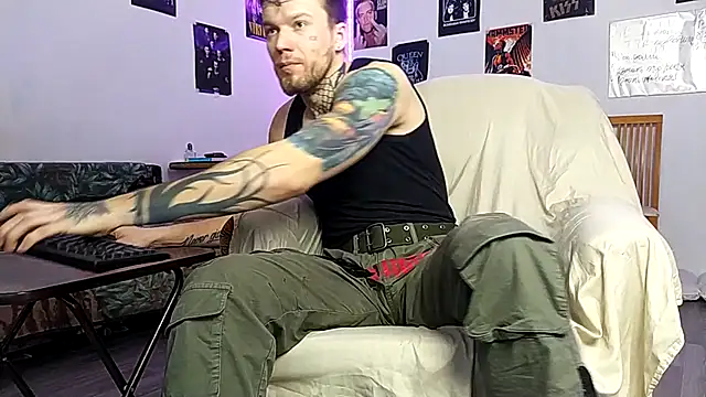 Huntall77 live sex cam