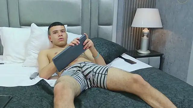 CristalAndDeimon's cam snapshot