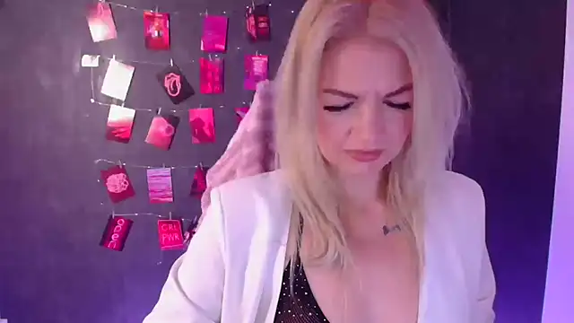 Madonna_Fire's cam snapshot