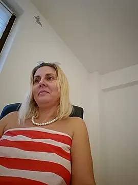 Amelia9798's cam snapshot