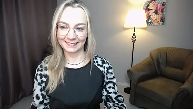 Ava_Elior's cam snapshot