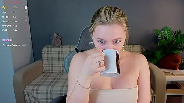 christie_luv's cam snapshot