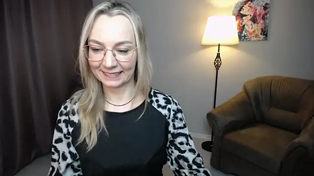 Ava_Elior's cam snapshot