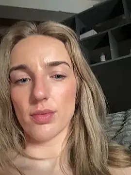 BlondeBombshellAmelia's cam snapshot