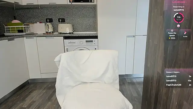 Alenaxoo's cam snapshot