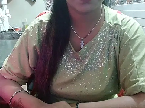 LovingPihu's cam snapshot