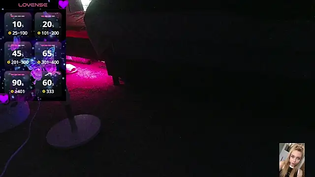 Blondiewithanass's cam snapshot