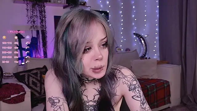 Lollyshy live sex cam