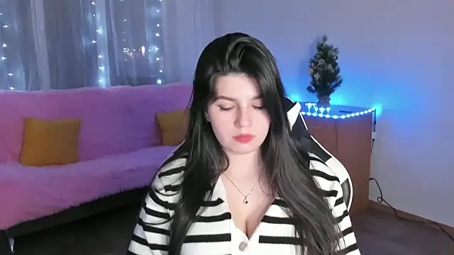 KisaModel's cam snapshot