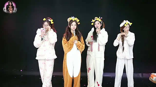 Shiny-girl7788's cam snapshot