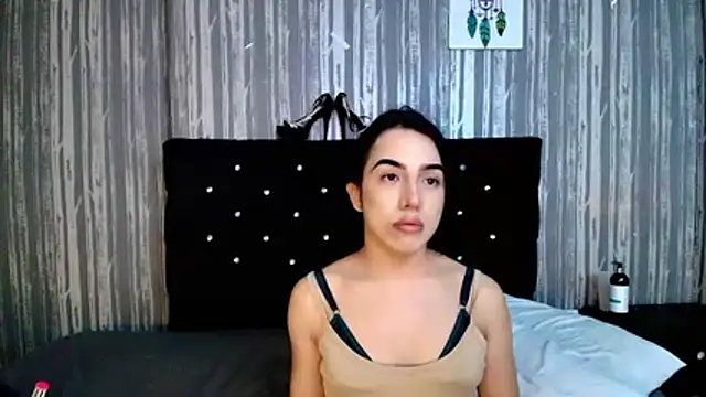 Alicee_Moonn live sex cam
