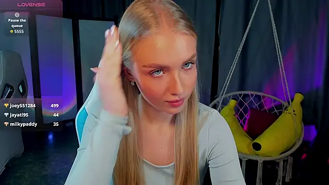 TessaGrays's cam snapshot