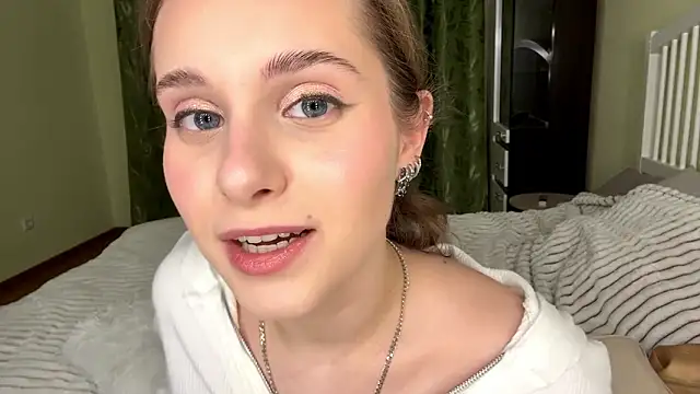 MiaBlanko's cam snapshot