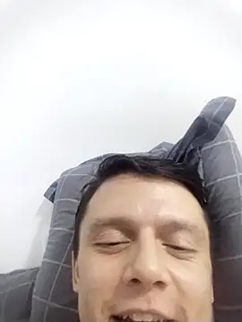 RAFAELQUINTEROSCAVALHEI live sex cam