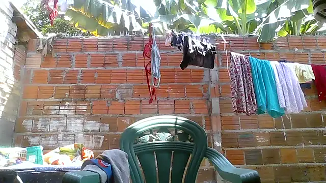 thasmyni's cam snapshot